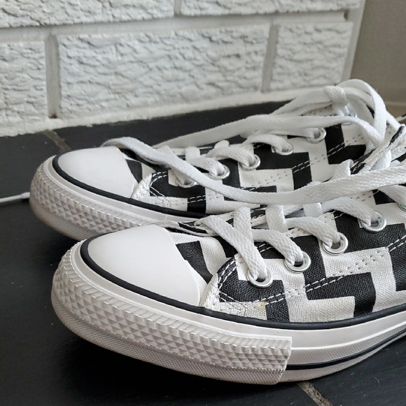 Converse All Star Black and White Chevron Geometric Sneakers Sz 7.5 - Picture 6 of 11